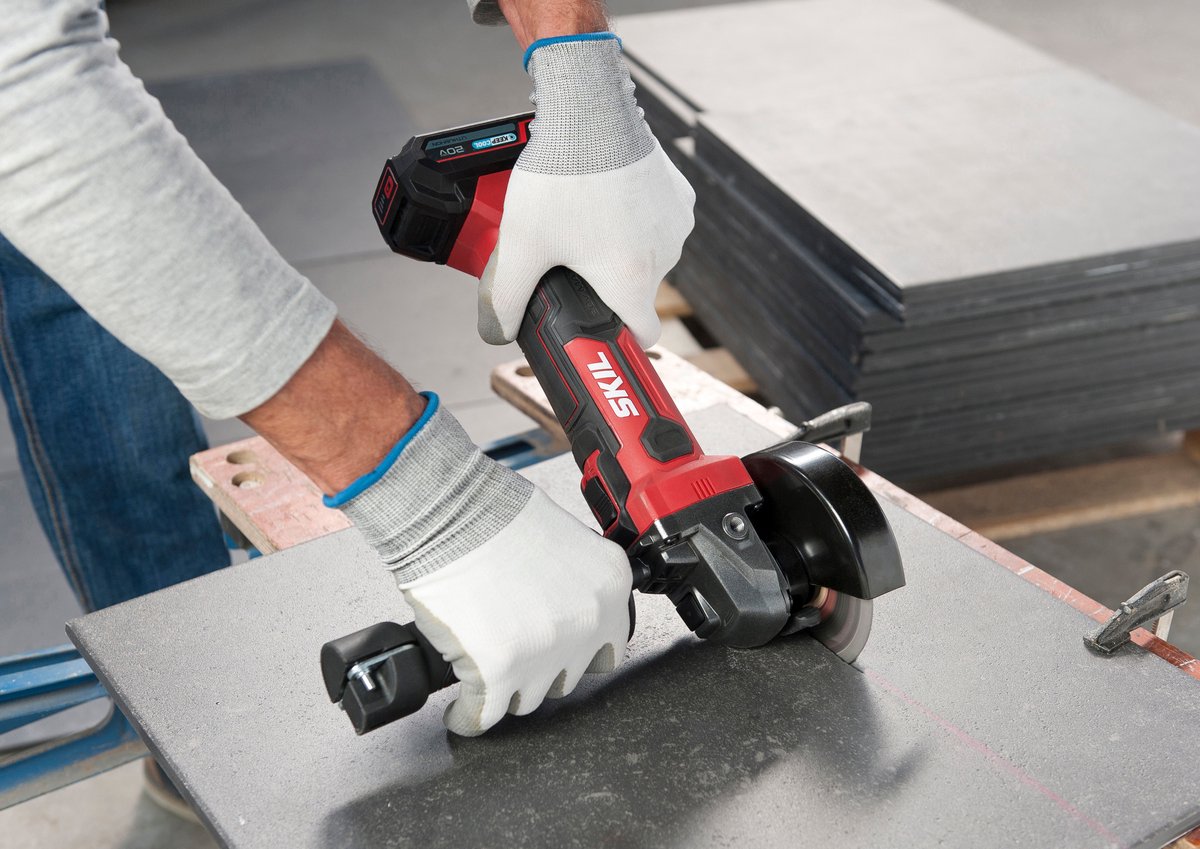 SKIL Haakse Slijper 115 mm Met Accu - 20V - Slijptol - Slijpmachine - Met Zijhandgreep & Beschermkap - Softgrip - Haakse Slijpers - Inclusief Draagtas, Snellader & 4,0ah Accu - Skil 3920 DD – foto 3