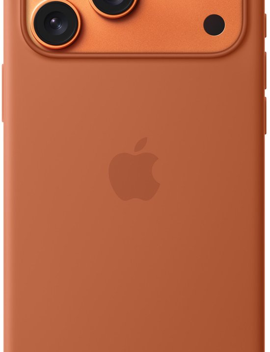 Vue détaillée d'une coque terracotta pour iPhone 17 Pro Max avec îlot caméra orange.