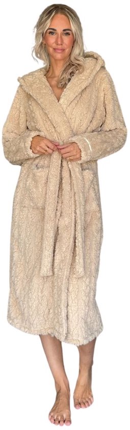 Lange beige badjas met capuchon van zacht fleece, model staat.