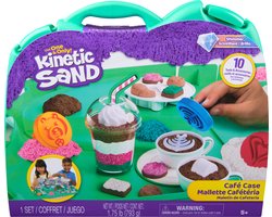 foto van Kinetic Sand - Cafékoffer met 793 g speelzand in 4 kleuren 9 gereedschappen en vormen opbergkoffer