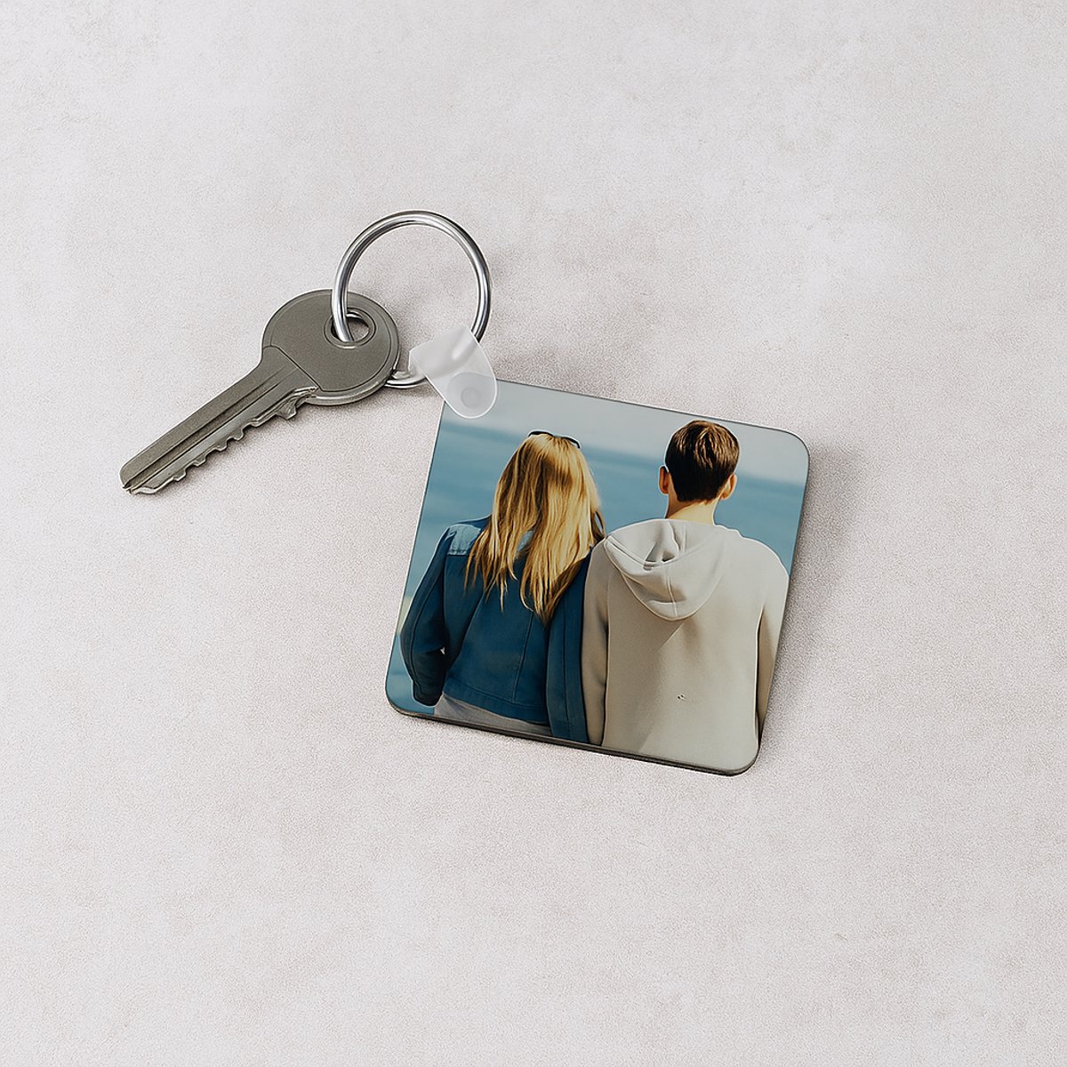 Vierkante MDF Foto Sleutelhanger – 5x5 cm – Dubbelzijdig bedrukt – Persoonlijk Cadeau - Valentijn - Verjaardag