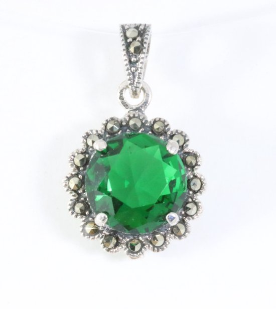 Pendentif rond en argent avec saphir vert et marcassite