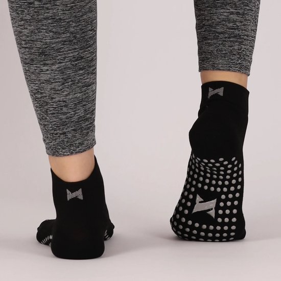 Comfort Essentials - Antislip Sokken Dames - Yoga Sokken Antislip Dames - 3 Paar - Zwart - Maat 35-38 - Huissokken - Pilates Sokken - Sportsokken Dames - Gripsokken Voetbal - Grip Socks van Comfort Essentials — afbeelding 4