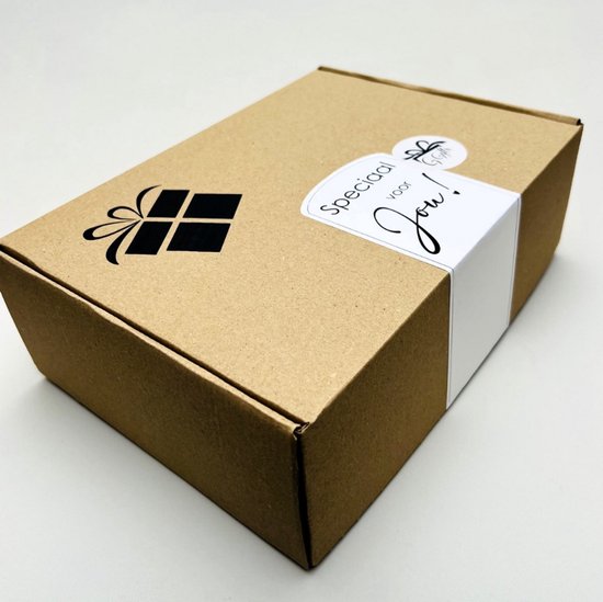 Beer baby cadeaupakket - Badcape, badspeeltje en houten borstel & kam met naam - Kraamcadeau baby - Gepersonaliseerd kraamcadeau - Baby cadeau met naam - Origineel baby cadeau - Baby geschenkset van Beer   — afbeelding 3