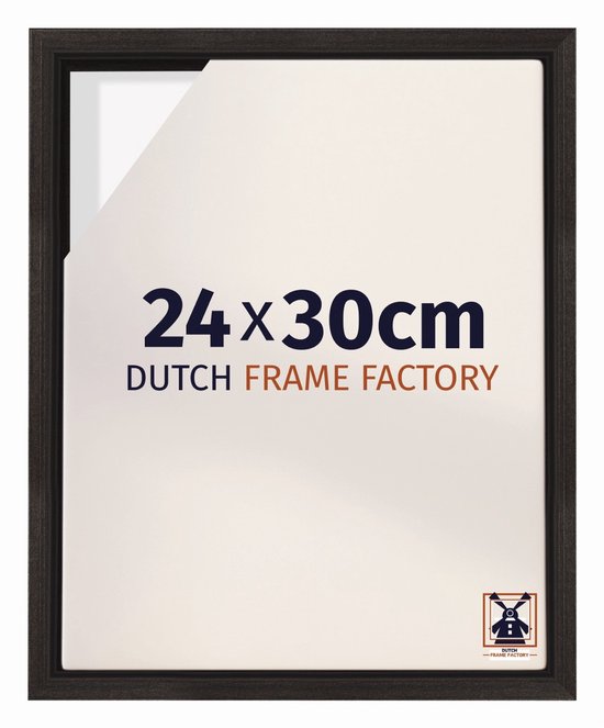Een donkerbruine fotolijst van 24x30 cm met geribbelde rand, met opdruk 'DUTCH FRAME FACTORY'.