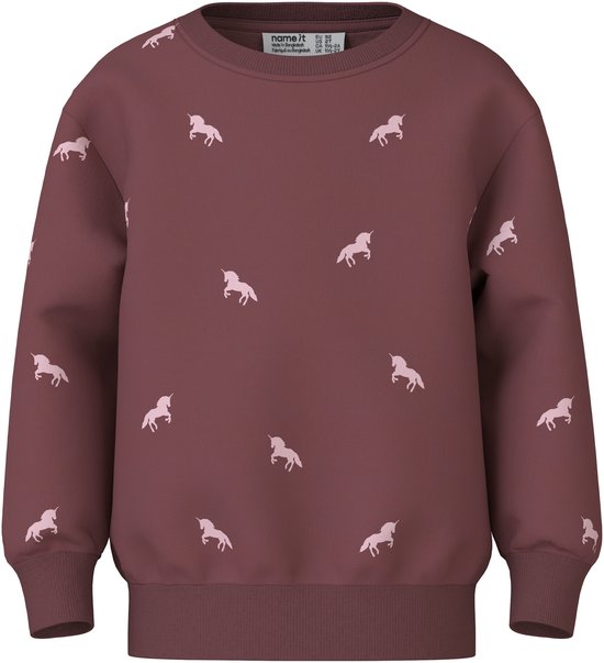Donkerroze sweater met all-over print van lichte roze eenhoorns en een ronde hals.