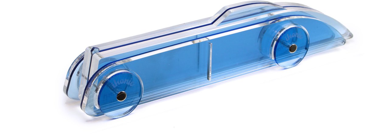 Ikonic Toys - Modelauto - Lucite Car No1 - Large - Blauw - Gerecycled acryl - 30cm - Art-Deco stijl