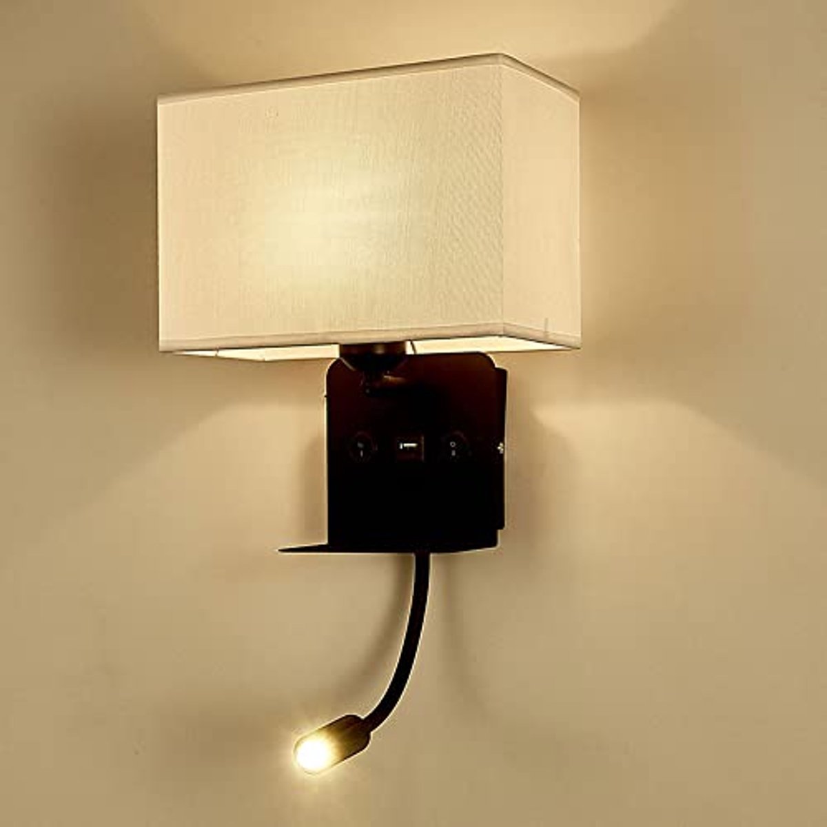 Verstelbare LED-wandlamp met USB-oplaadpoort en tuimelschakelaars voor slaapkamer