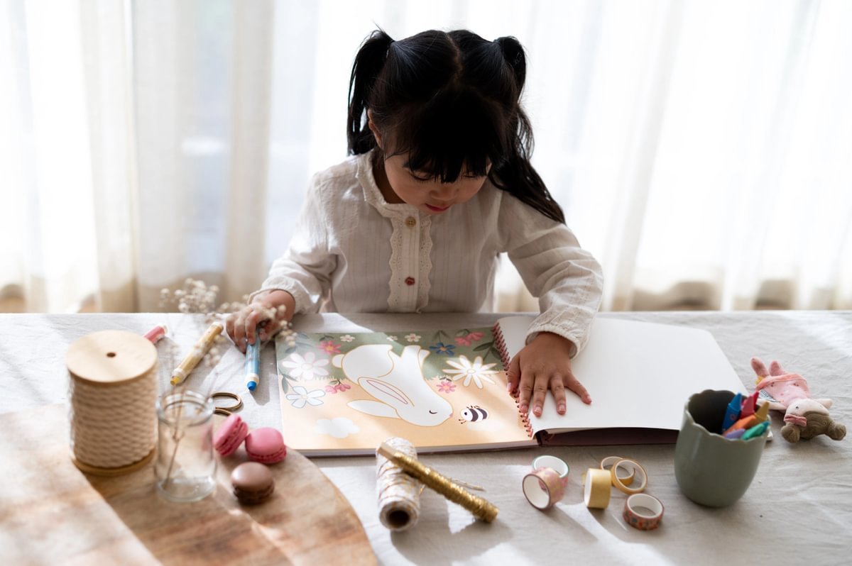 Little Dutch magisch knutselboek Rosa & Friends - compleet met 3 houten kleurpotloden - toverkrassen - creatief speelgoed 2 jaar — afbeelding 13