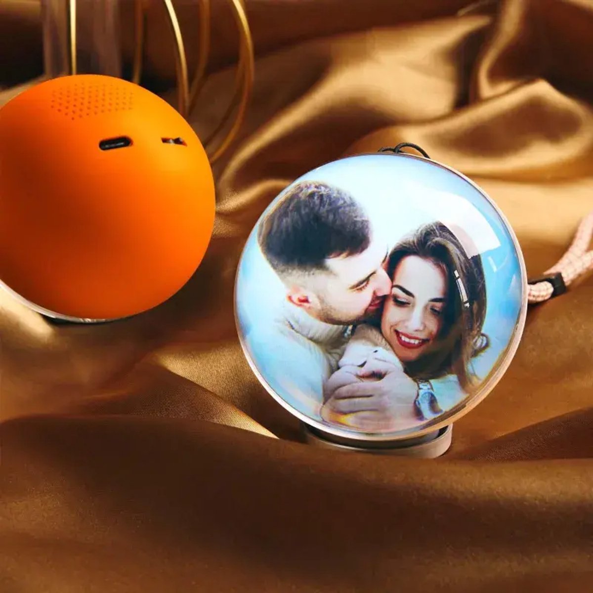 Glass Video Globe – Oplaadbare Videobol met Scherm – Oranje – 4GB – Cadeau met Foto & Video – Voor Valentijn, Verjaardag of Kerst