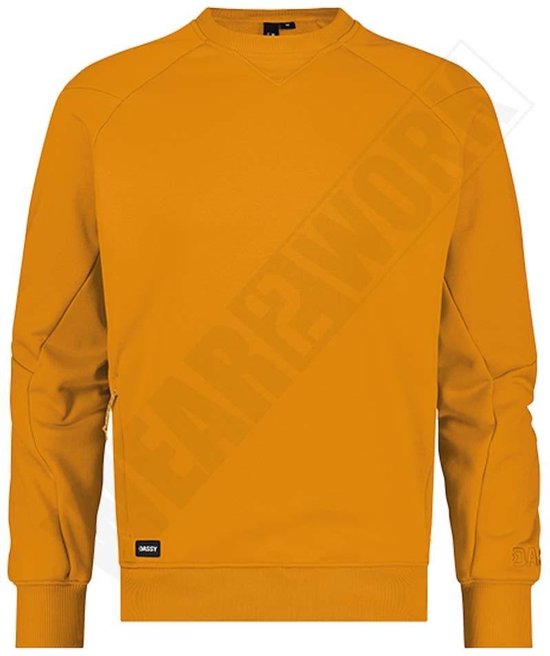 Gele sweater, voorkant. V-hals met versteviging. Grijze ritsdetails op de mouwen. Label 'DASSY' op de voorkant.
