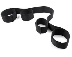 CHPN - Handboeien - Taille Handboeien - Zwart - Seksspeeltje - Rollenspel - Erotiek