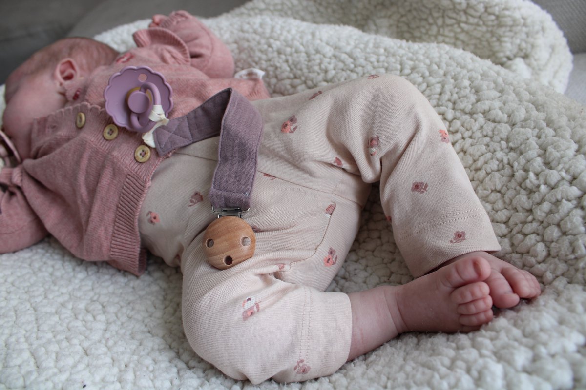 Speenkoord - katoen - paars - houten knop - speenketting - mommy musthaves - baby - kraamcadeau - stof - speenkoord - fopspeen - accessoires baby