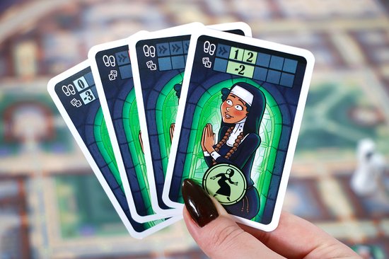 999 Games - Nuns on the run - Verstoppertje aan tafel! - 2 tot 8 spelers - Bevat spelregels in NL EN FR