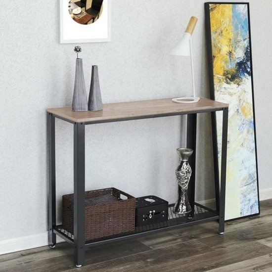 Console tafel met houtkleurig blad en zwart metalen frame, ingericht met mand, doos en vazen.