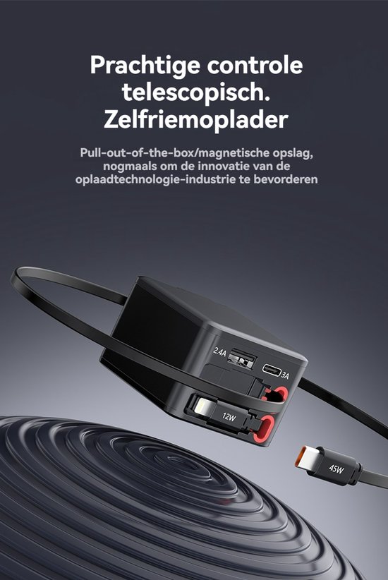 Zwarte GaN-oplader met uitschuifbare kabel, twee USB-poorten en één USB-C poort met 45W.