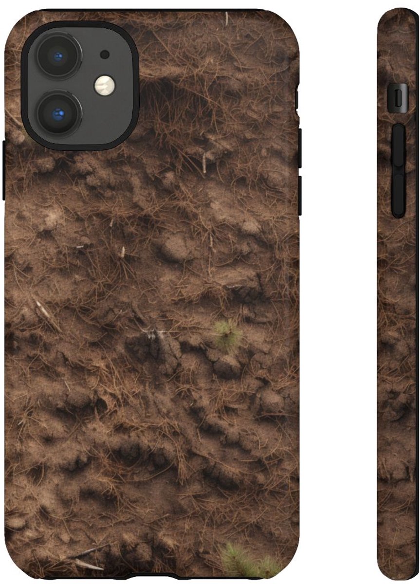 Bosgrond met Dennennaalden – Telefoonhoesje Geschikt voor iPhone 11