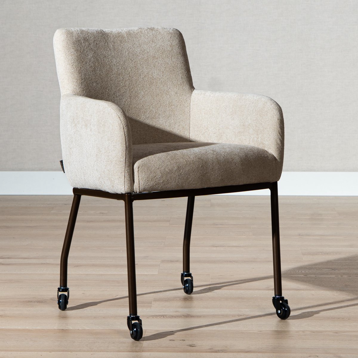 Bronx71 Eetkamerstoel met wieltjes Finn chenille beige - stoel