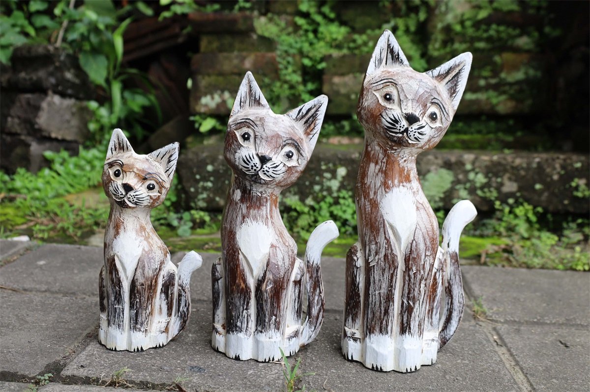 Set van drie houten katten Chiva
