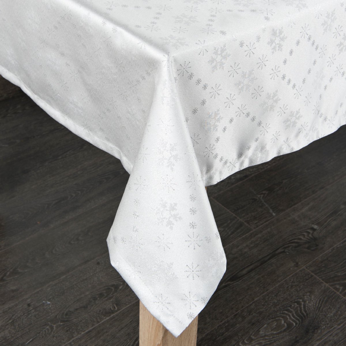 Tafelkleed 140 x 200 cm – Wit – Luxe Winterdesign met Sneeuwvlokken – Kerst – Feestdagen