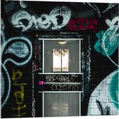 Acrylglas - Zwarte Muur met Graffiti - 80x80cm Foto op Acrylglas (Met Ophangsysteem)