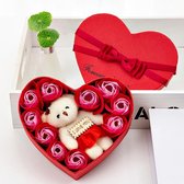 Moederdag Cadeau  Moederdag cadeautje- Teddybeer Zeep Set - 10 Rozen kleur rood/roze Zeepjes - Gift Cadeau Set-Valentine gift-love set