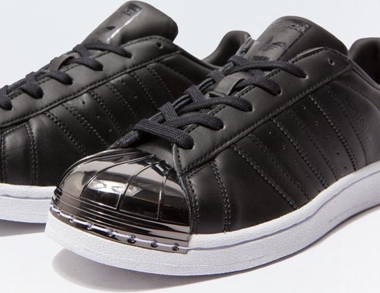 superstar metallic dames zwart