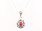 Fijne zilveren hanger met carneool en marcasiet aan ketting