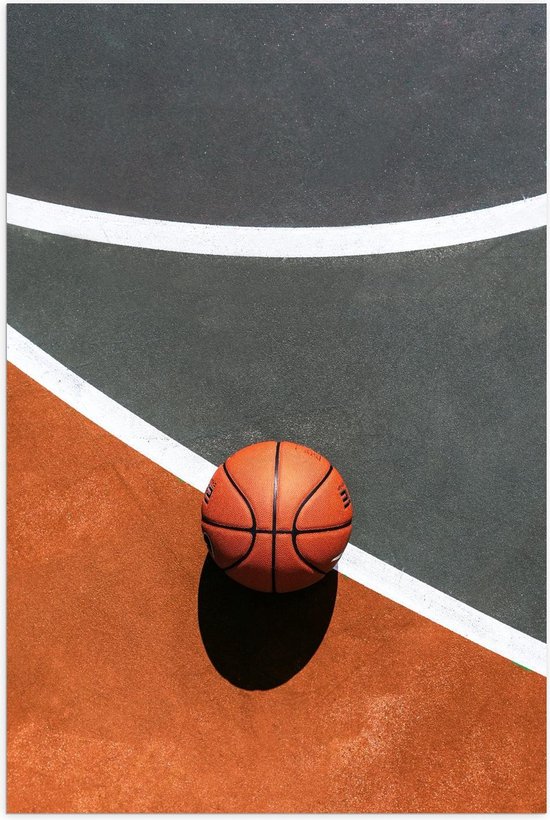 Poster – Basketbal op de Grond - 40x60cm Foto op Posterpapier