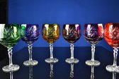 Kristallen wijn glazen gekleurd