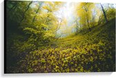 Canvas  - Kleine Gele Bloemetjes in het Bos - 90x60cm Foto op Canvas Schilderij (Wanddecoratie op Canvas)