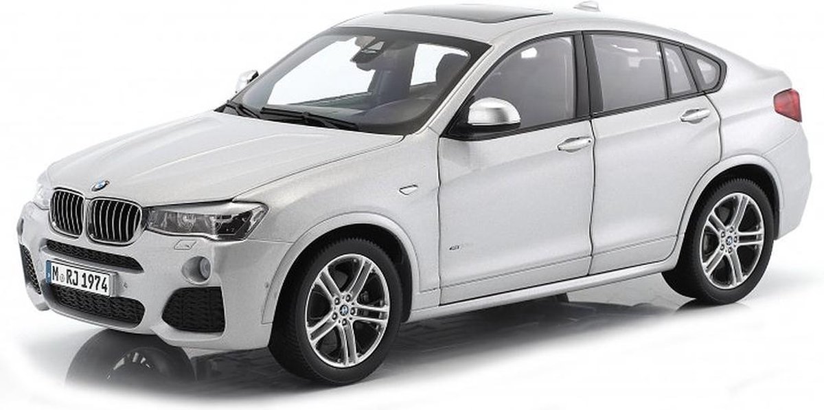 BMW X4 (F26) 2015 (zilver metalic)1:18