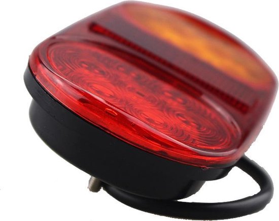 Voertuigachterlicht met rode en gele LED's, zwarte behuizing en kabel.