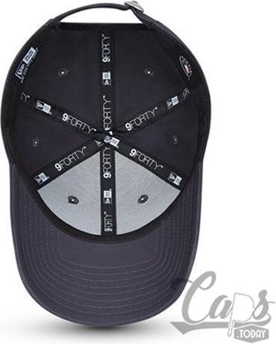 New Era NEW YORK YANKEES ESSENTIAL DONKERGRIJZE 9FORTY PET *LIMITED EDITION - New Era