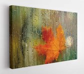 Onlinecanvas - Schilderij - Autumn Window Leaf Rain Drops Art Horizontal Horizontal - Multicolor - 60 X 80 Cm