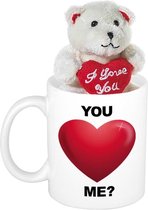 Valentijn cadeau You love Me beker / mok 300 ml met beige knuffelbeertje met love hartje - Valentijn cadeautje vrouw
