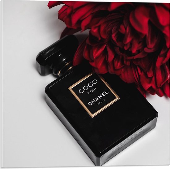 Plexiglas - Photo De Parfum Coco Chanel Noir Avec Une Bloem Rouge - Photo  50x50cm Sur... | bol