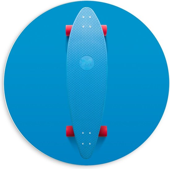 Forex Wandcirkel - Foto van een Blauw Pennyboard - 60x60cm Foto op Wandcirkel (met ophangsysteem)