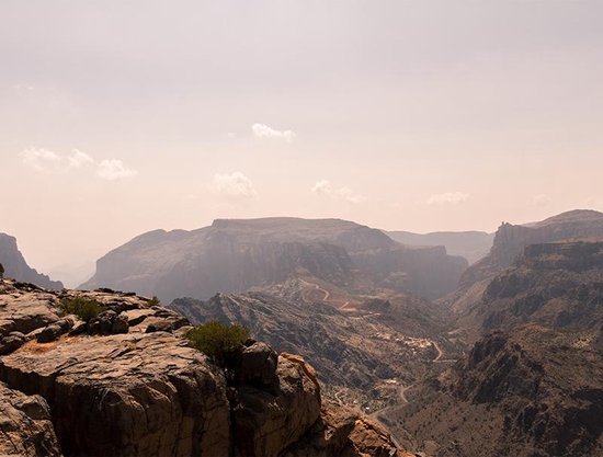 Poster Oman Mountains - 30x40 cm Met Fotolijst - Natuur Poster - Ingelijst - WALLLL