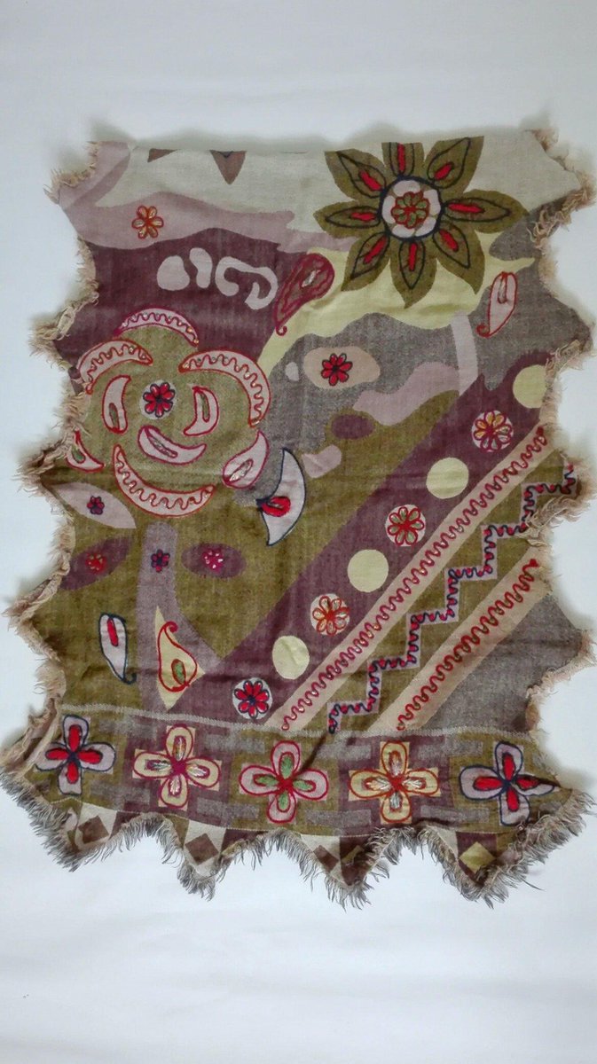 Legergroene wollen sjaal met franjes rondom 70 x 180 cm