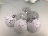 kerstballen met glitters - 3 stuks grijs, 3 stuks wit