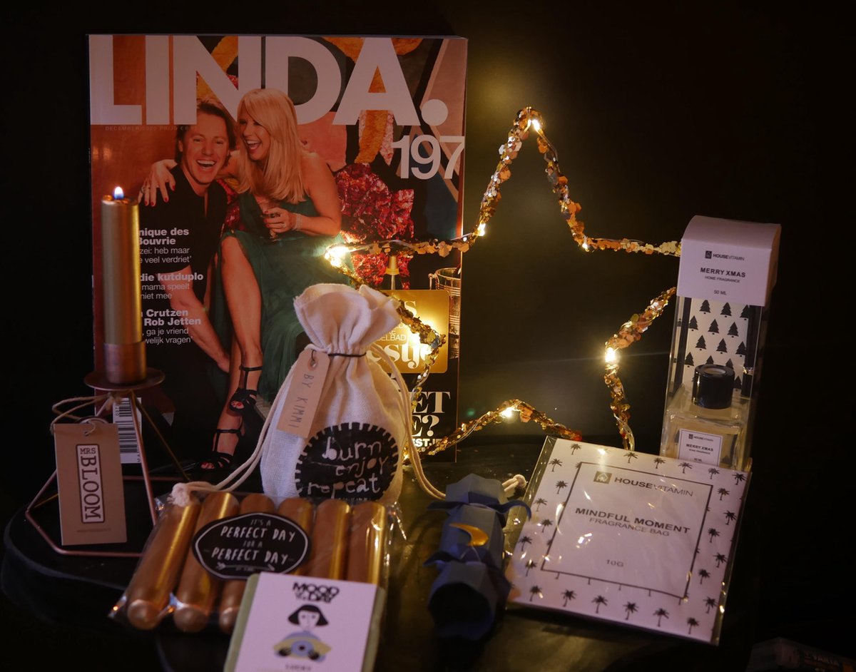 Kerstpakket / kerst cadeaupakket vrouw incl. tijdschrift Linda, 6 rustik  lys kaarsen... | bol.com