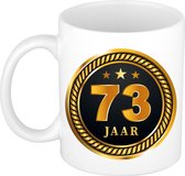 73 jaar cadeau mok / beker medaille goud zwart voor verjaardag/ jubileum