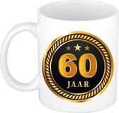 60 jaar jubileum/getrouwd/verjaardag mok medaille/ embleem zwart goud - Cadeau beker verjaardag, jubileum, 60 jaar in dienst