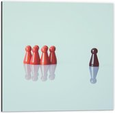 Dibond - Racisme Uitgebeeld Door Pionnetjes - 50x50cm Foto op Aluminium (Wanddecoratie van metaal)