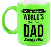 Worlds Greatest Dad cadeau koffiemok / theebeker neon groen 330 ml