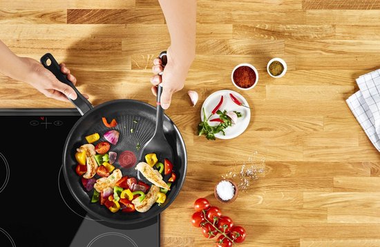 TEFAL Tempo Flame C3044683 braadpan met antiaanbaklaag, 24 cm, rood aluminium