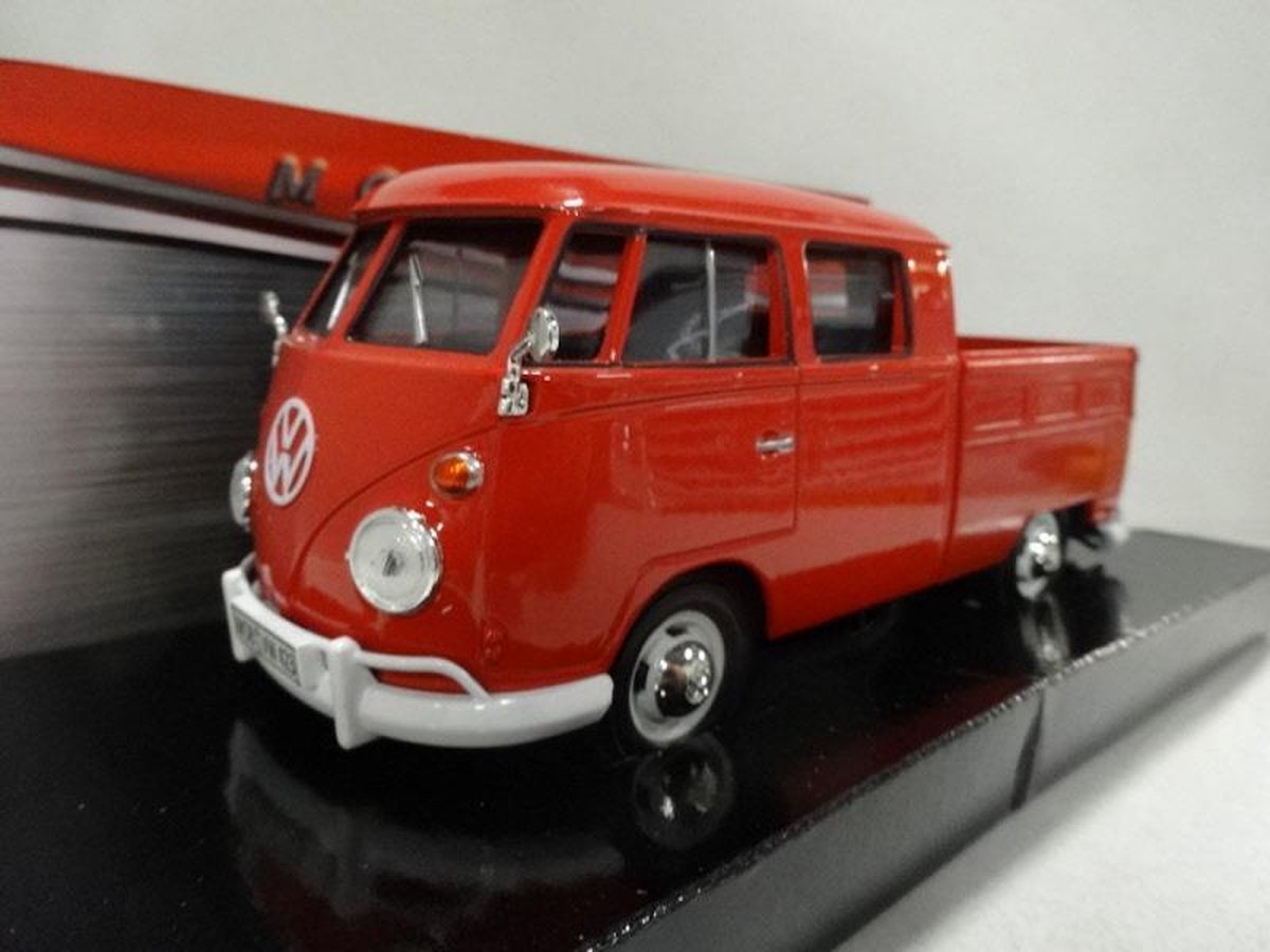 MotorMax VW Type 2 T1 Bus Pick-up Rouge 1967 – Échelle 1:24 – Miniature Die-cast Neuve