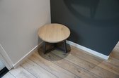 Industriële ronde eikenhouten salontafel met blad van 60cm kleur grijs en mat zwart onderstel