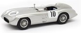De 1:43 Diecast modelauto van de Mercedes 300 SLR # 10 van de RAC TT van 1955.De bestuurders waren Moss en Fitch.De fabrikant van het schaalmodel is Matrix.Dit model is alleen online beschikbaar.